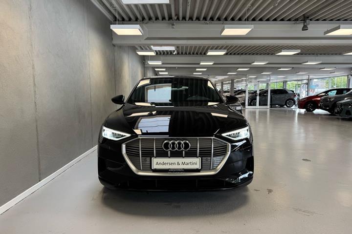 Sort Audi e-tron fra 2022
