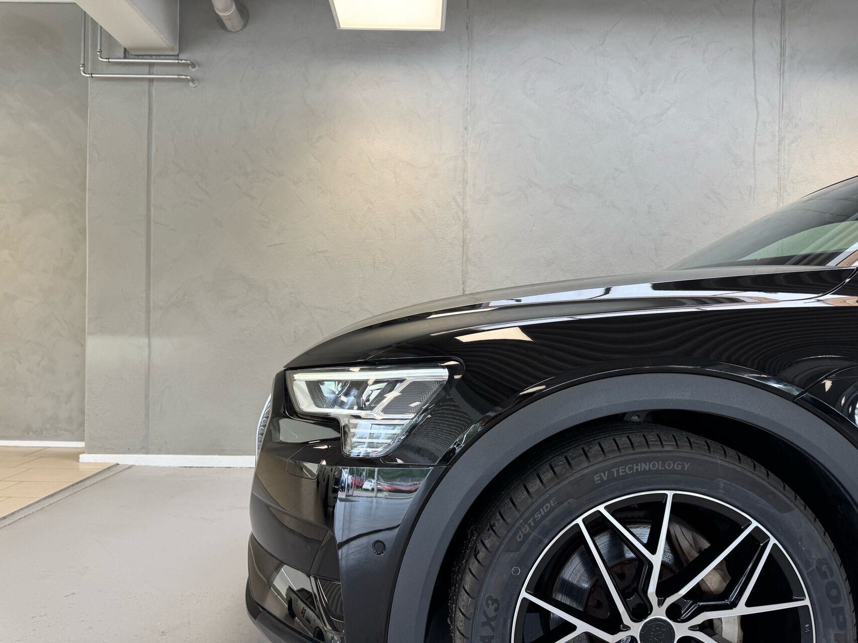 Sort Audi e-tron fra 2022