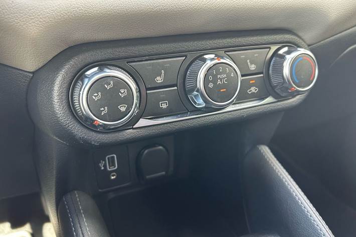Hvid Nissan Micra fra 2022