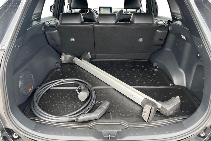 Grå Toyota RAV4 Plug-in fra 2021