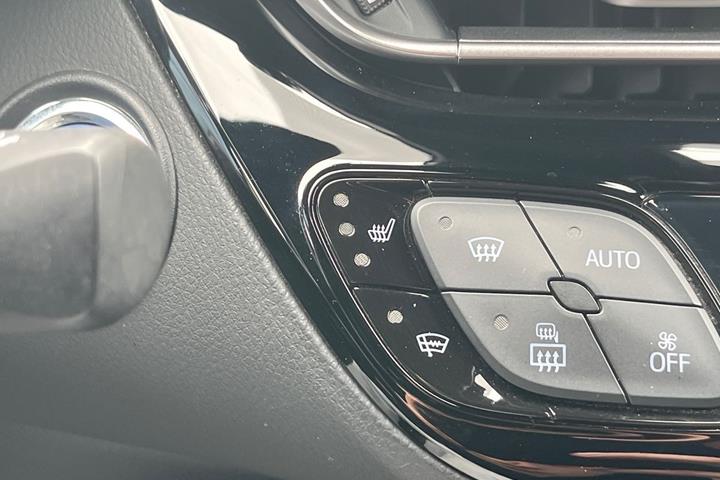 undefined Toyota C-HR fra 2021