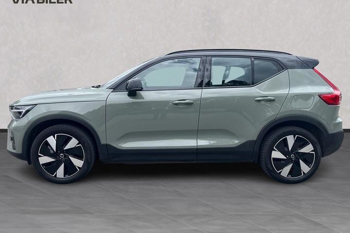 Grøn Volvo XC40 fra 2024