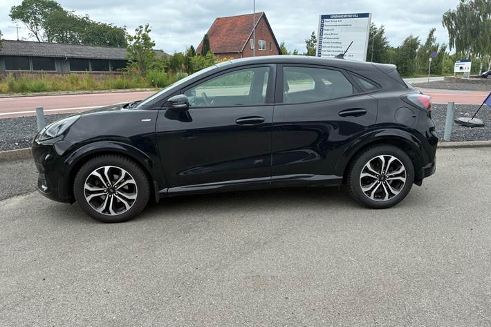 Sort Ford Puma fra 2020