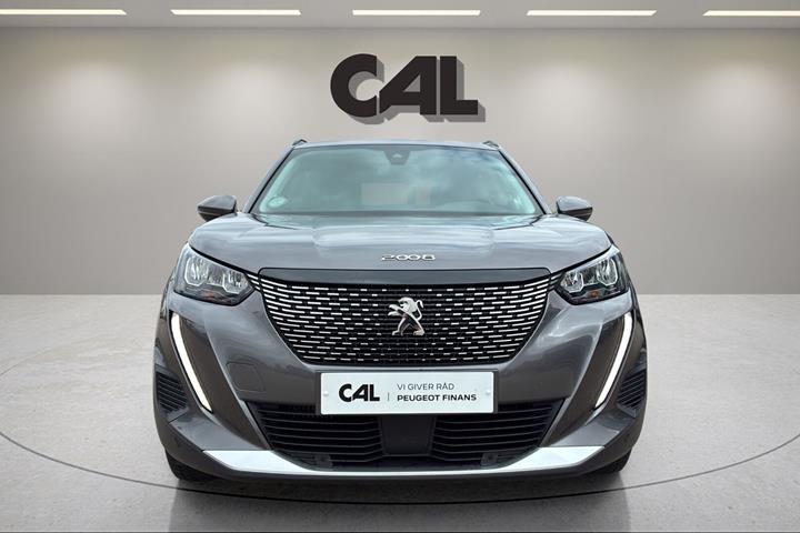 Grå Peugeot 2008 fra 2021