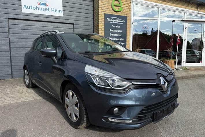 Blå Renault Clio IV fra 2019