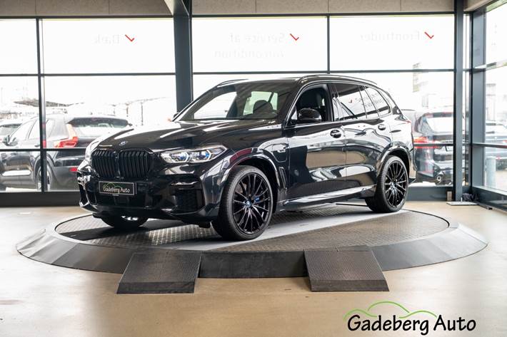 Sort BMW X5 fra 2021