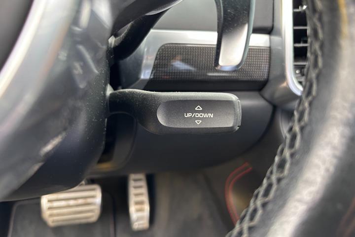 Sort Porsche Cayenne GTS fra 2013