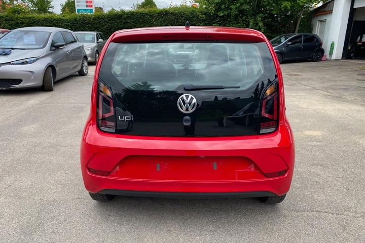 Rød VW UP! fra 2017