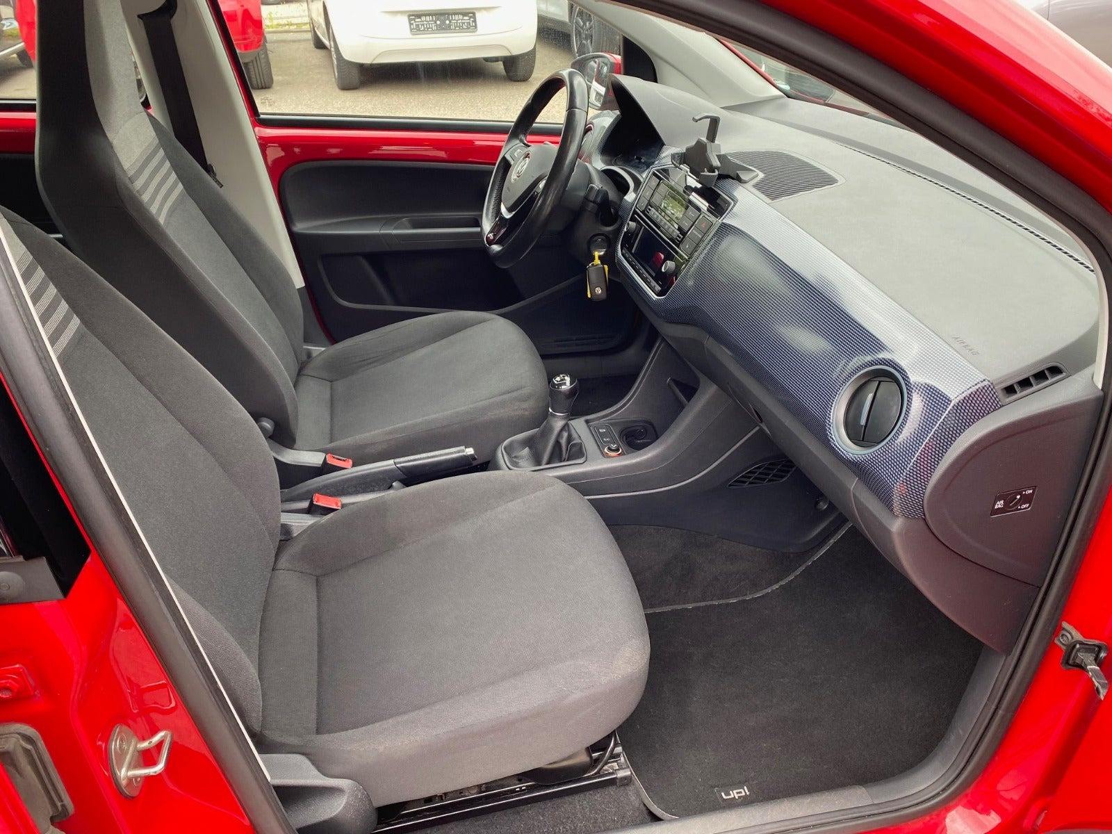 Rød VW UP! fra 2017