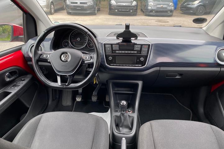 Rød VW UP! fra 2017