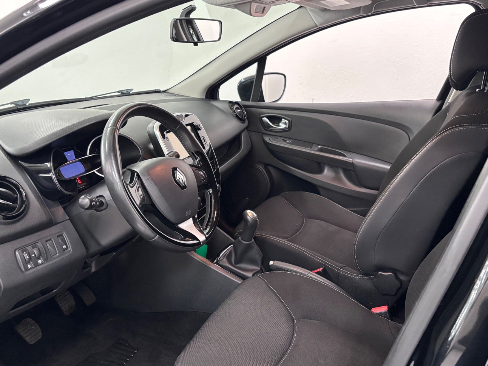 Sort Renault Clio IV fra 2015