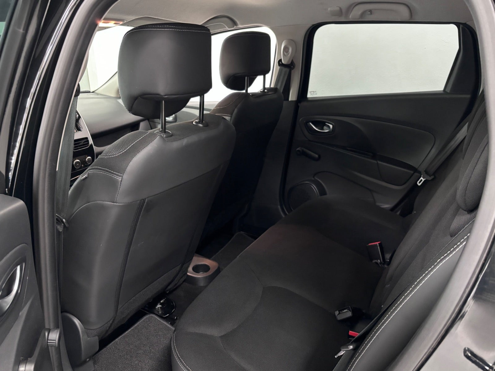 Sort Renault Clio IV fra 2015