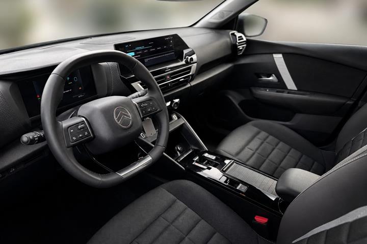 Sort Citroën ë-C4 X fra 2025