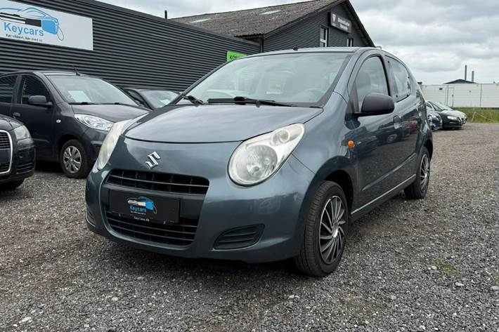 Grå Suzuki Alto fra 2009