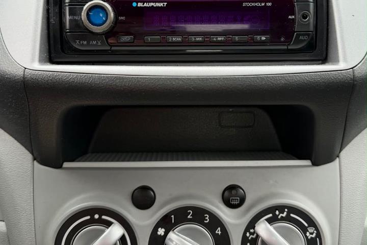 Grå Suzuki Alto fra 2009