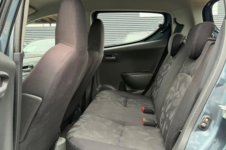 Grå Suzuki Alto fra 2009