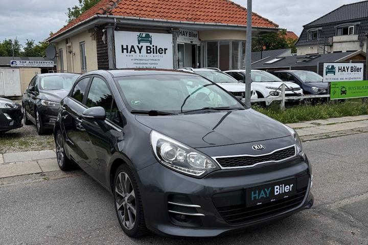 Grå Kia Rio fra 2016