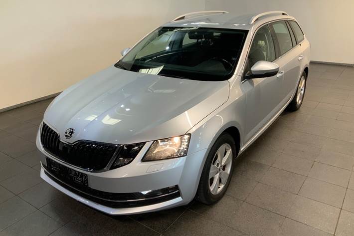Sølv Skoda Octavia fra 2019