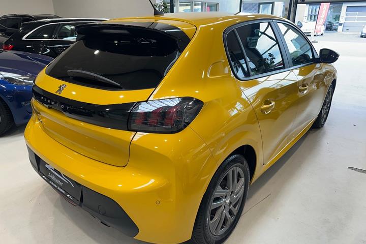 Gul Peugeot 208 fra 2021