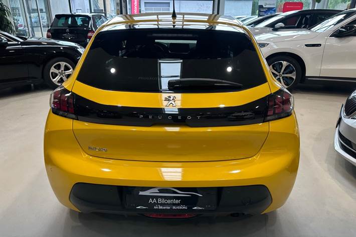 Gul Peugeot 208 fra 2021