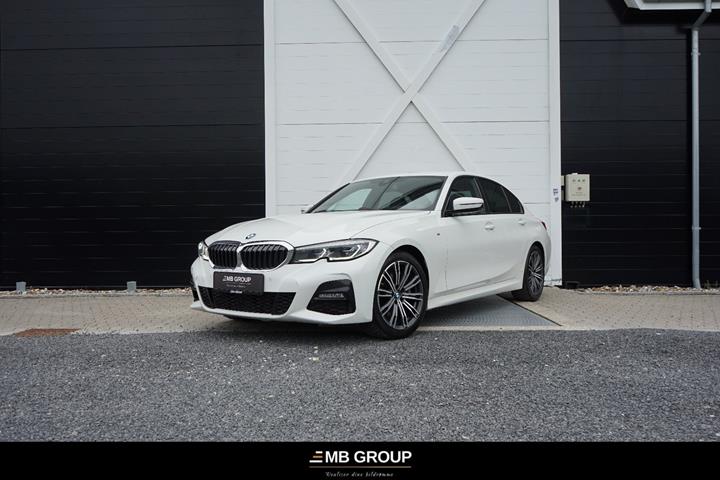 Hvid BMW 330i fra 2019