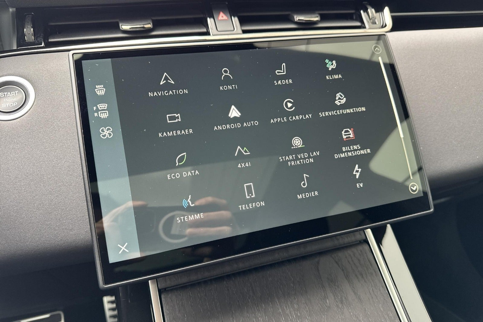 Grå Land Rover Range Rover evoque fra 2025