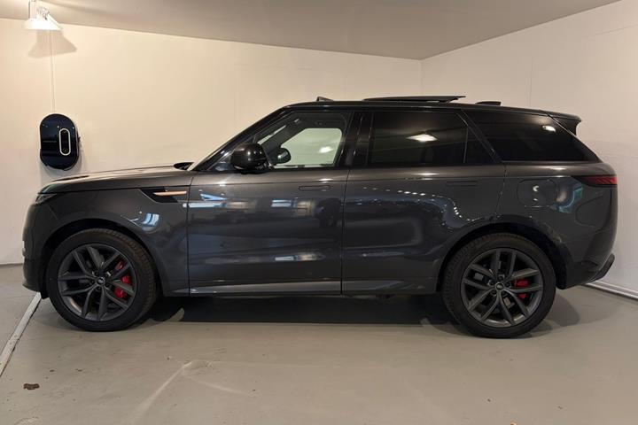 Grå Land Rover Range Rover sport fra 2023