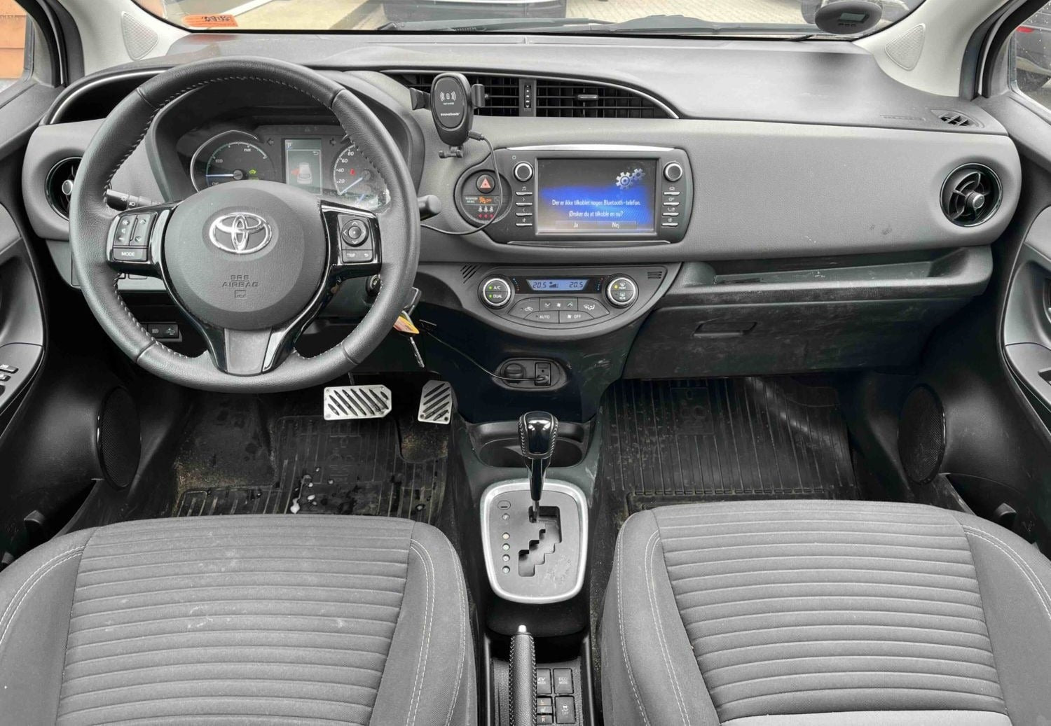 Hvid Toyota Yaris fra 2019