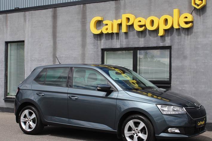 Grå Skoda Fabia fra 2020