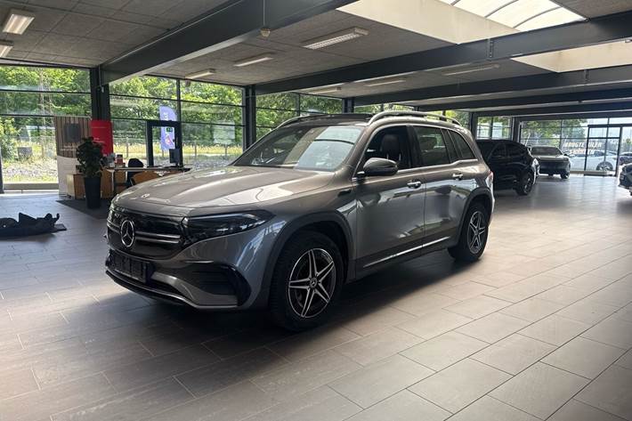 Grå Mercedes EQB300 fra 2022