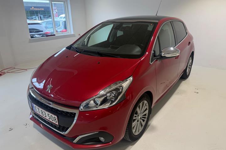 Rød Peugeot 208 fra 2018