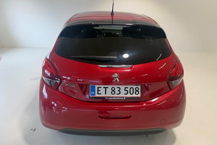 Rød Peugeot 208 fra 2018