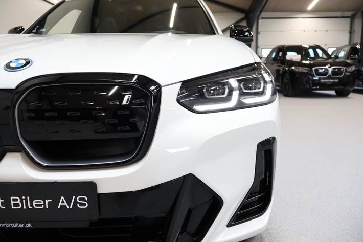 Hvid BMW iX3 fra 2022