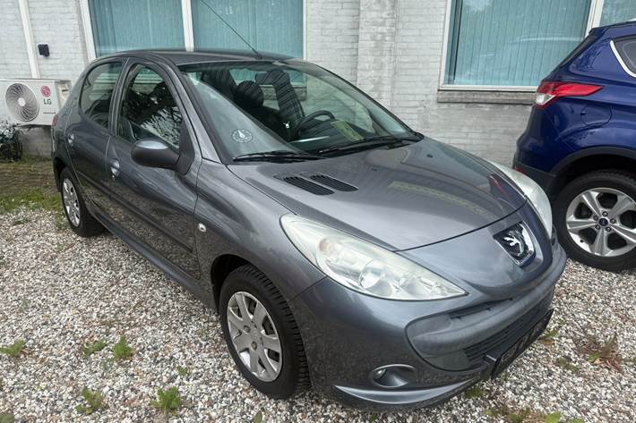undefined Peugeot 206+ fra 2011