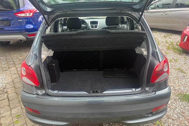 undefined Peugeot 206+ fra 2011