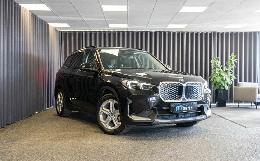 BMW iX1 eDrive20 X-Line