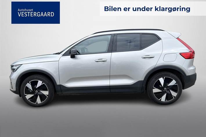 Sølv Volvo XC40 fra 2024