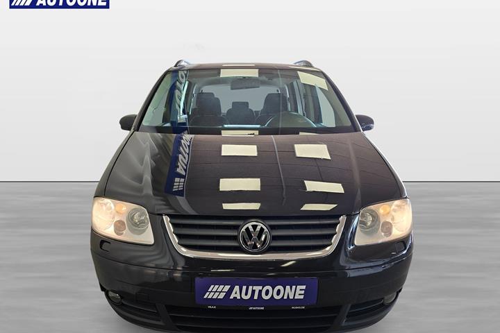 Sort VW Touran fra 2004