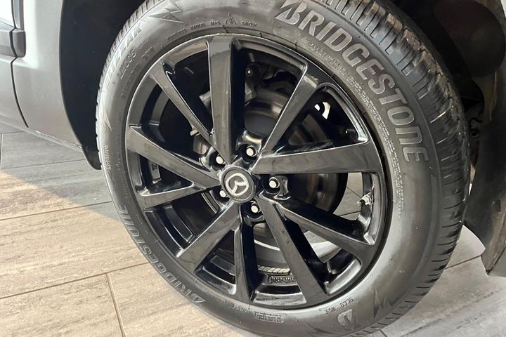 Grå Mazda MX-30 fra 2025