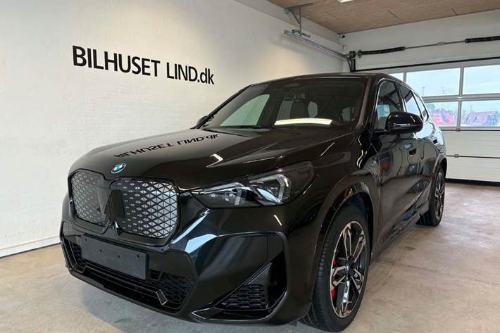 Sort BMW iX1 fra 2025
