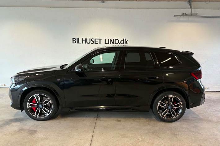 Sort BMW iX1 fra 2025