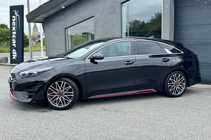 Sort Kia ProCeed fra 2023