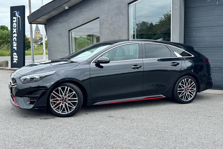 Sort Kia ProCeed fra 2023