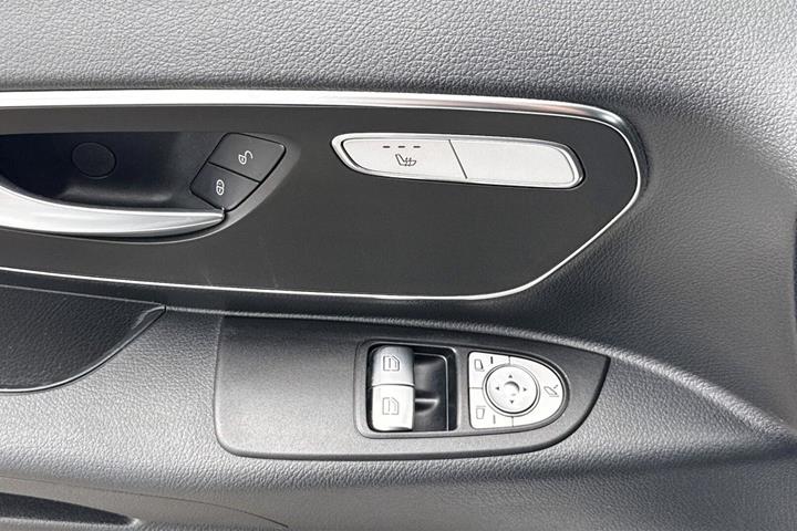 Hvid Mercedes Vito 116 fra 2023