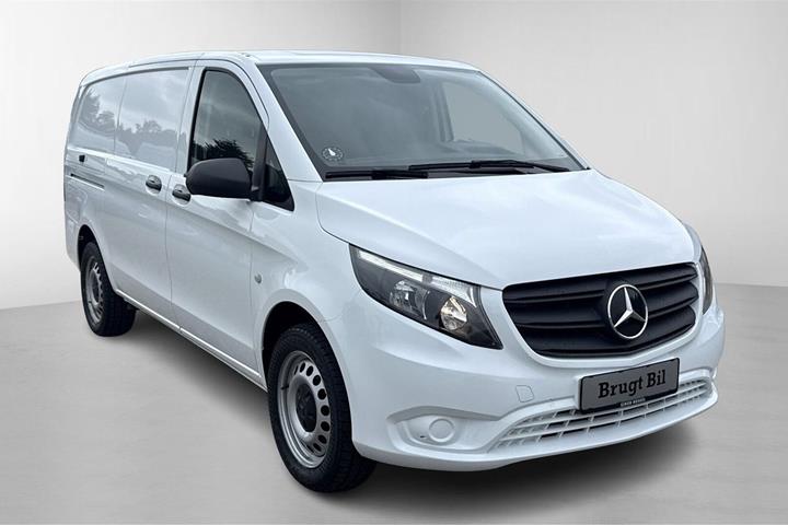 Hvid Mercedes Vito 116 fra 2023