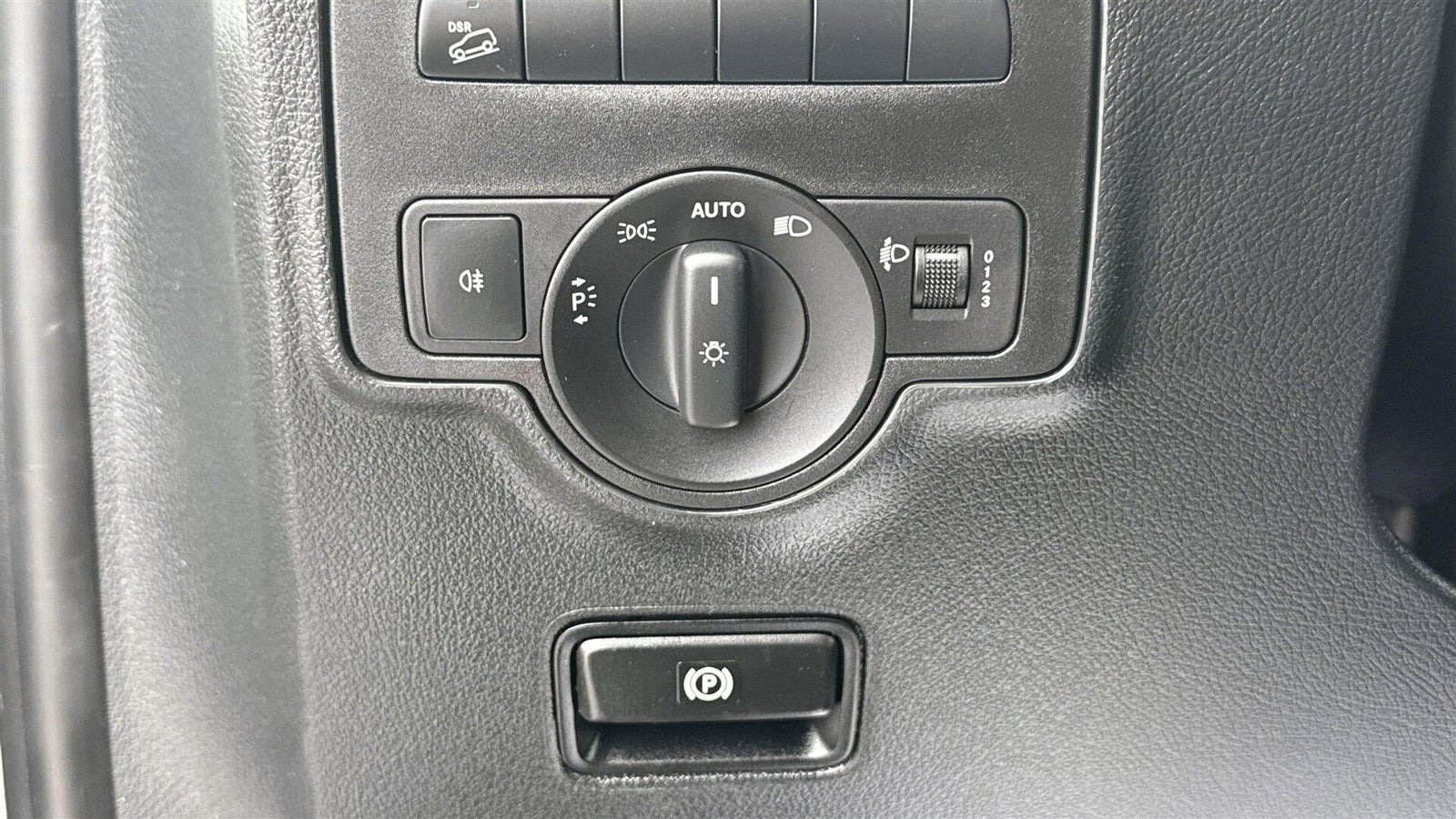 Hvid Mercedes Vito 116 fra 2023