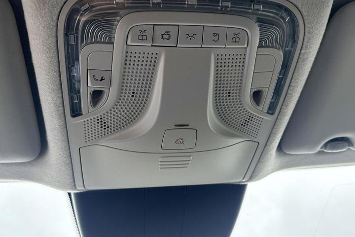 Hvid Mercedes Vito 116 fra 2023