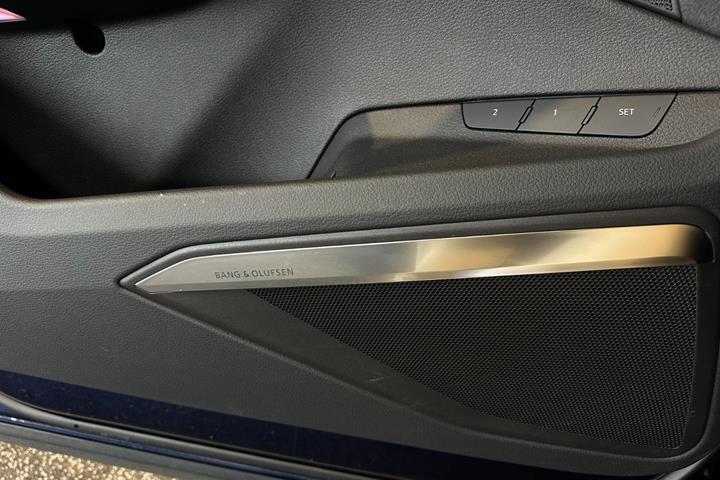 Blå Audi e-tron S fra 2022