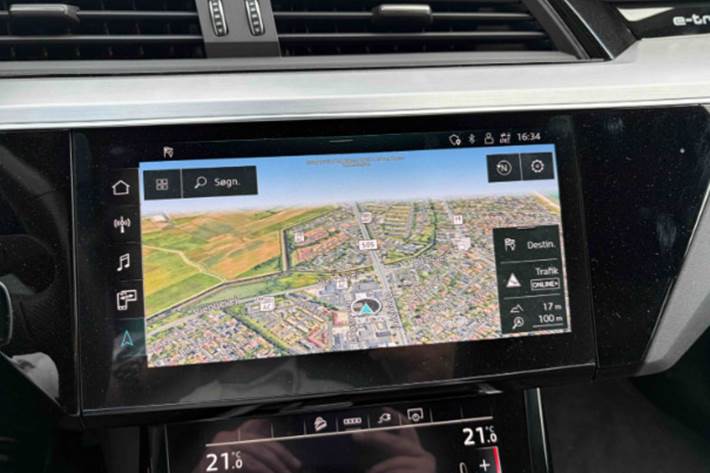 Grå Audi e-tron fra 2023