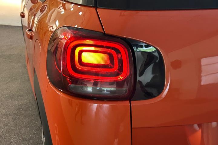 Orange Citroën C3 Aircross fra 2018